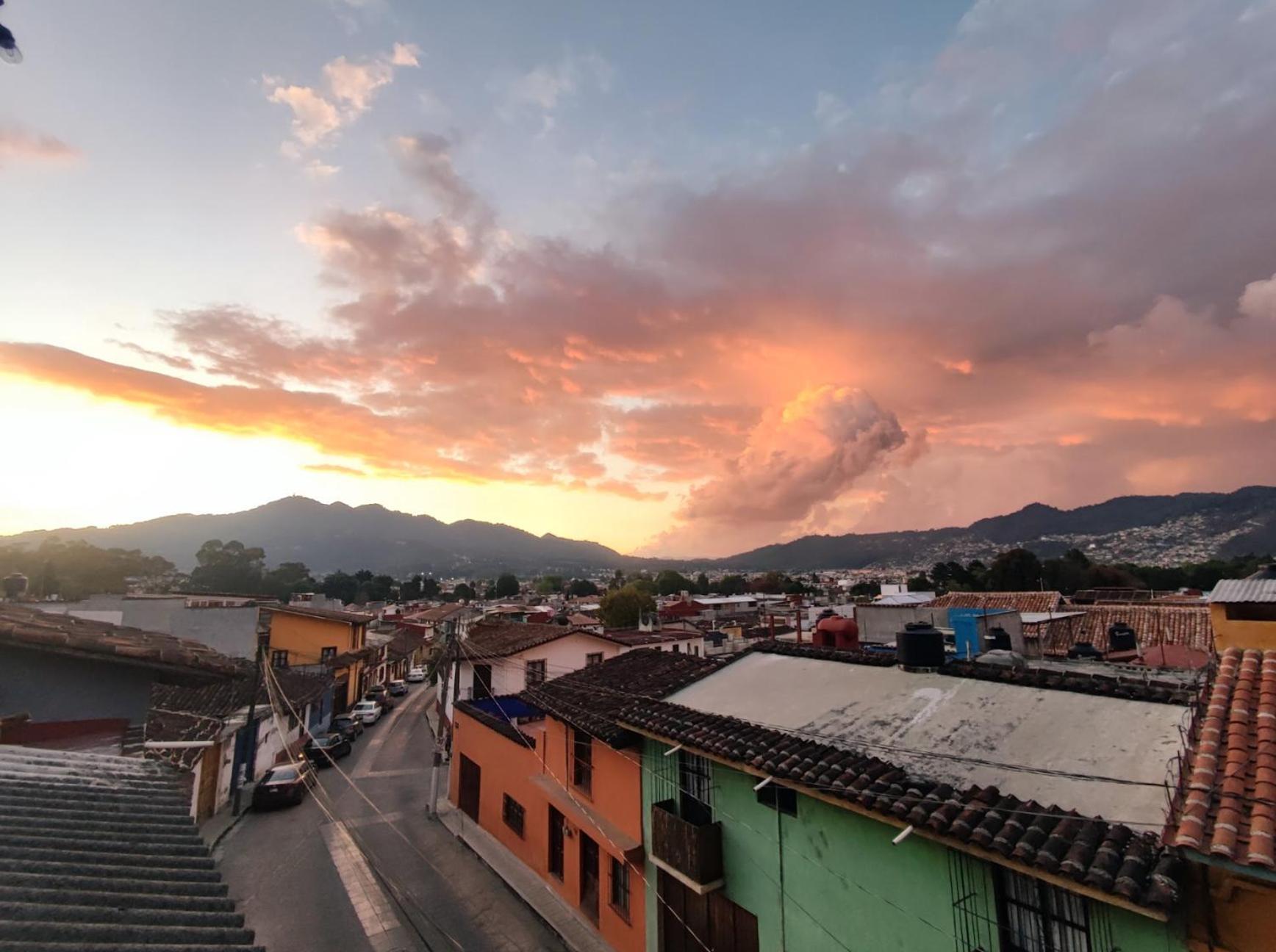 Casa Satoshi Hostel San Cristobal de las Casas Bagian luar foto